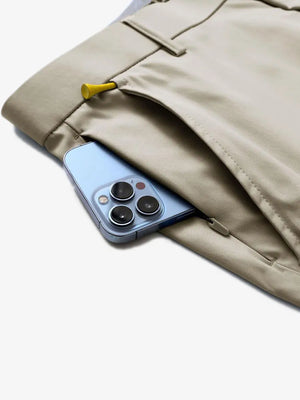 Pocket detail with iPhone – MAELREG Khaki 7 Inch golf shorts